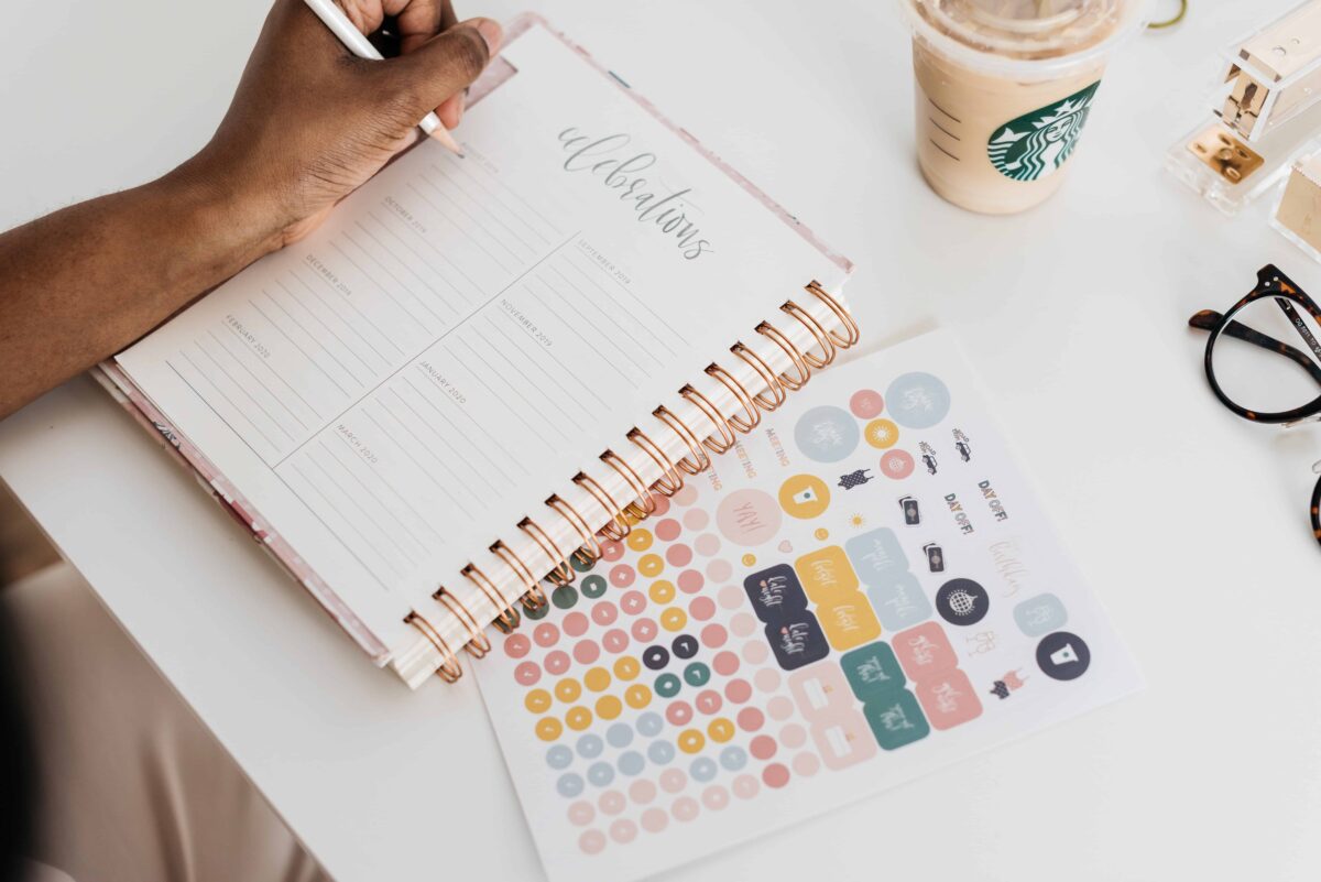 How To Plan And Organize Your Month Ahead Of Time