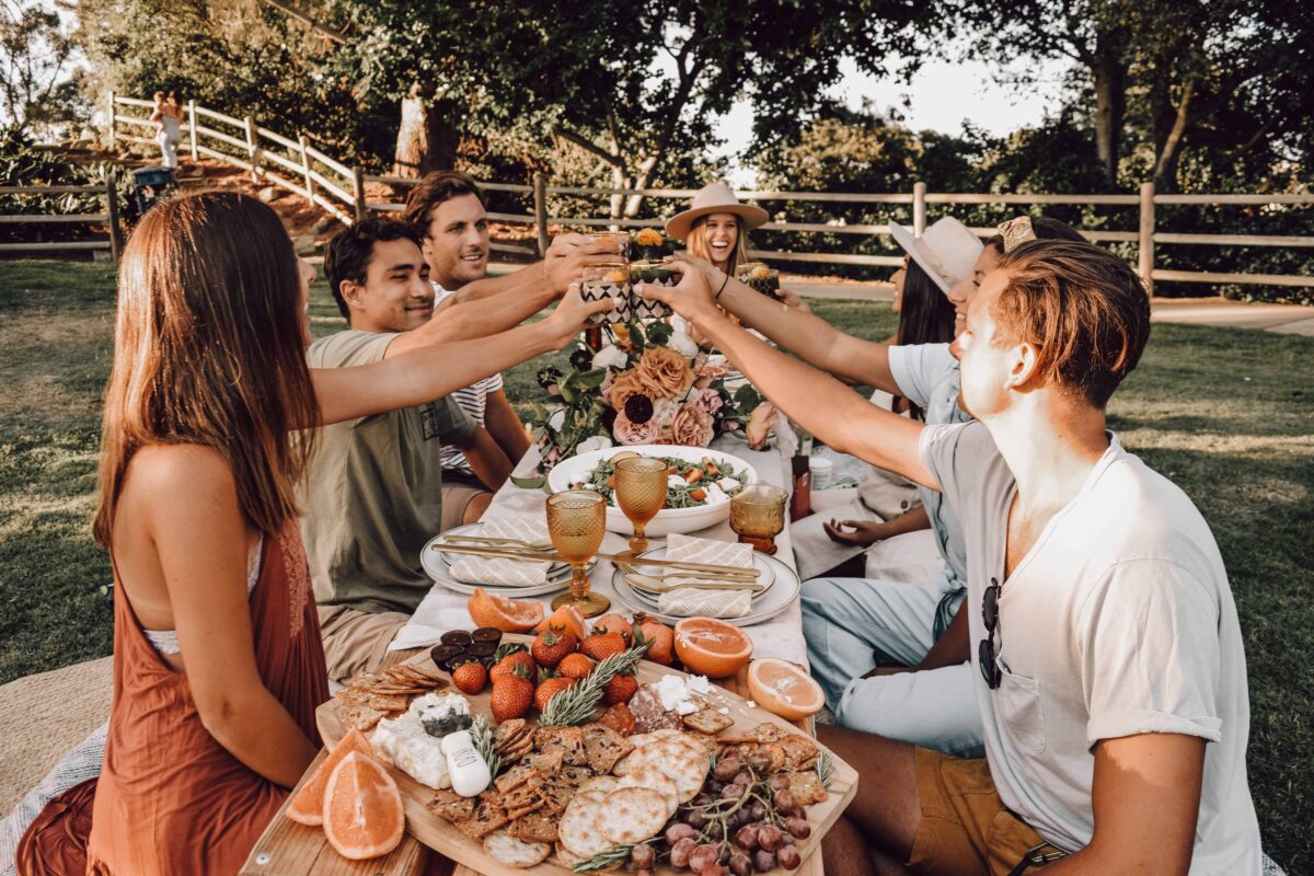 14 Cute Picnic Date Ideas To Have The Best Time