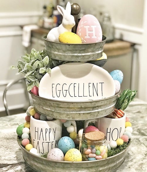 22 Insanely Cute DIY Tiered Tray Easter Decorations
