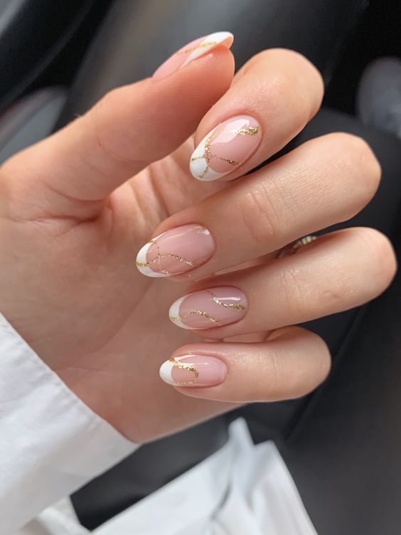 32 Classy Graduation Nails To Celebrate Your Big Day